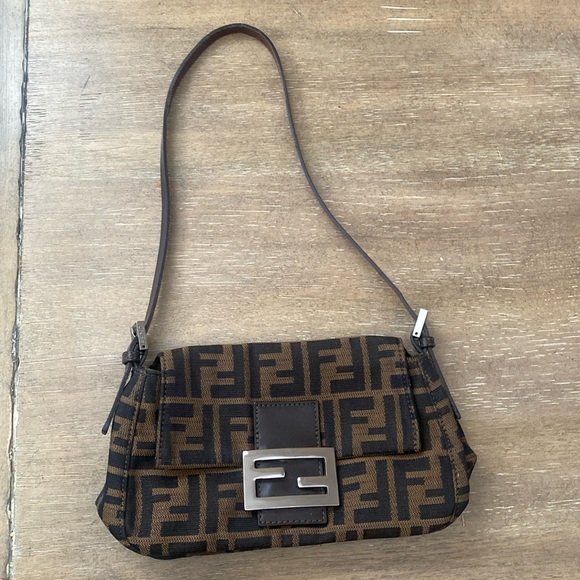 Fendi Zucca Baguette - Picture 4 of 9